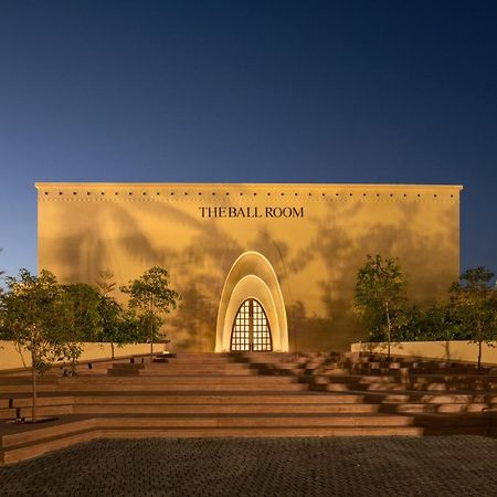 Time Square Resort & Spa Bhuj Exteriör bild