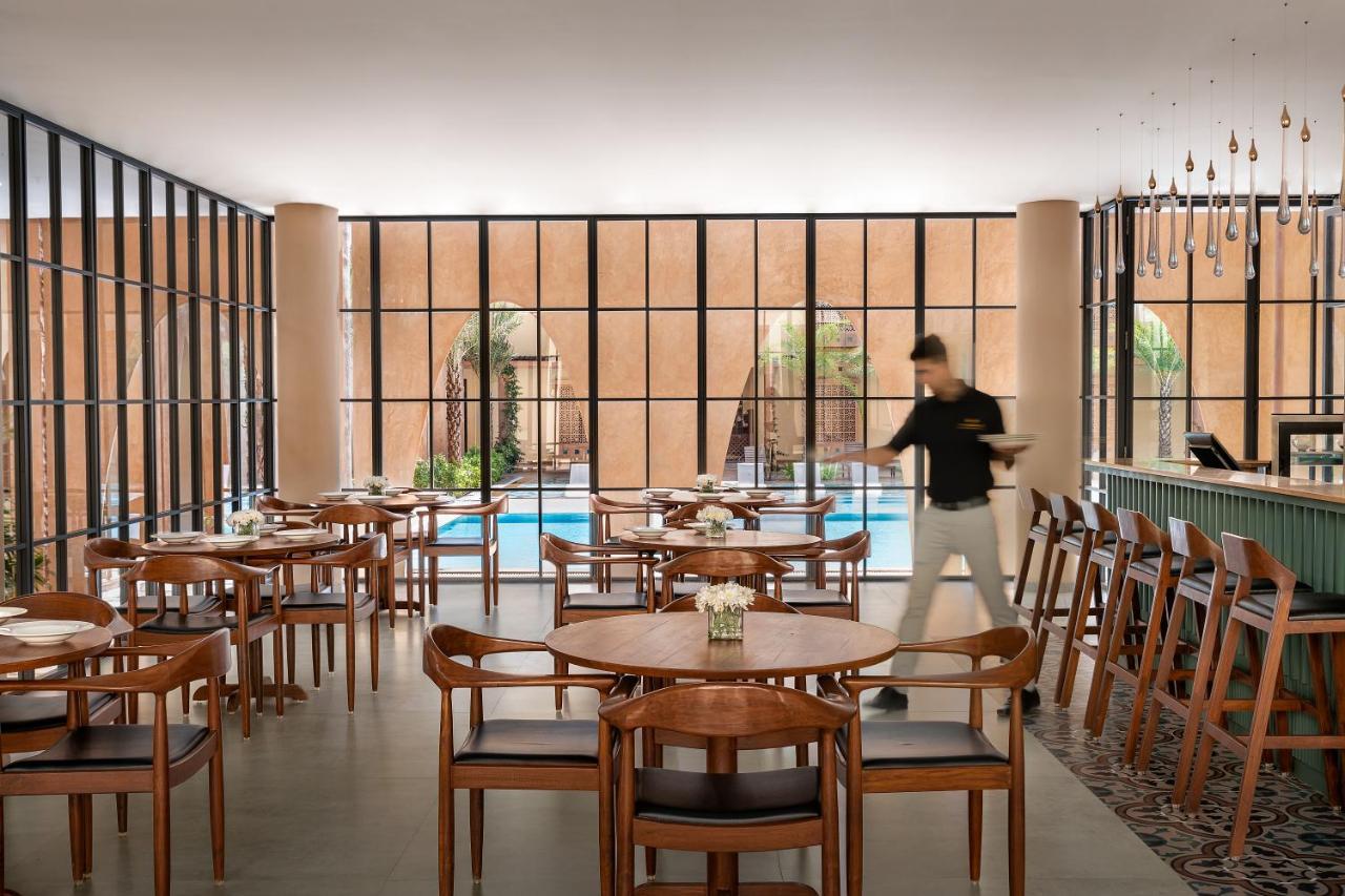 Time Square Resort & Spa Bhuj Exteriör bild