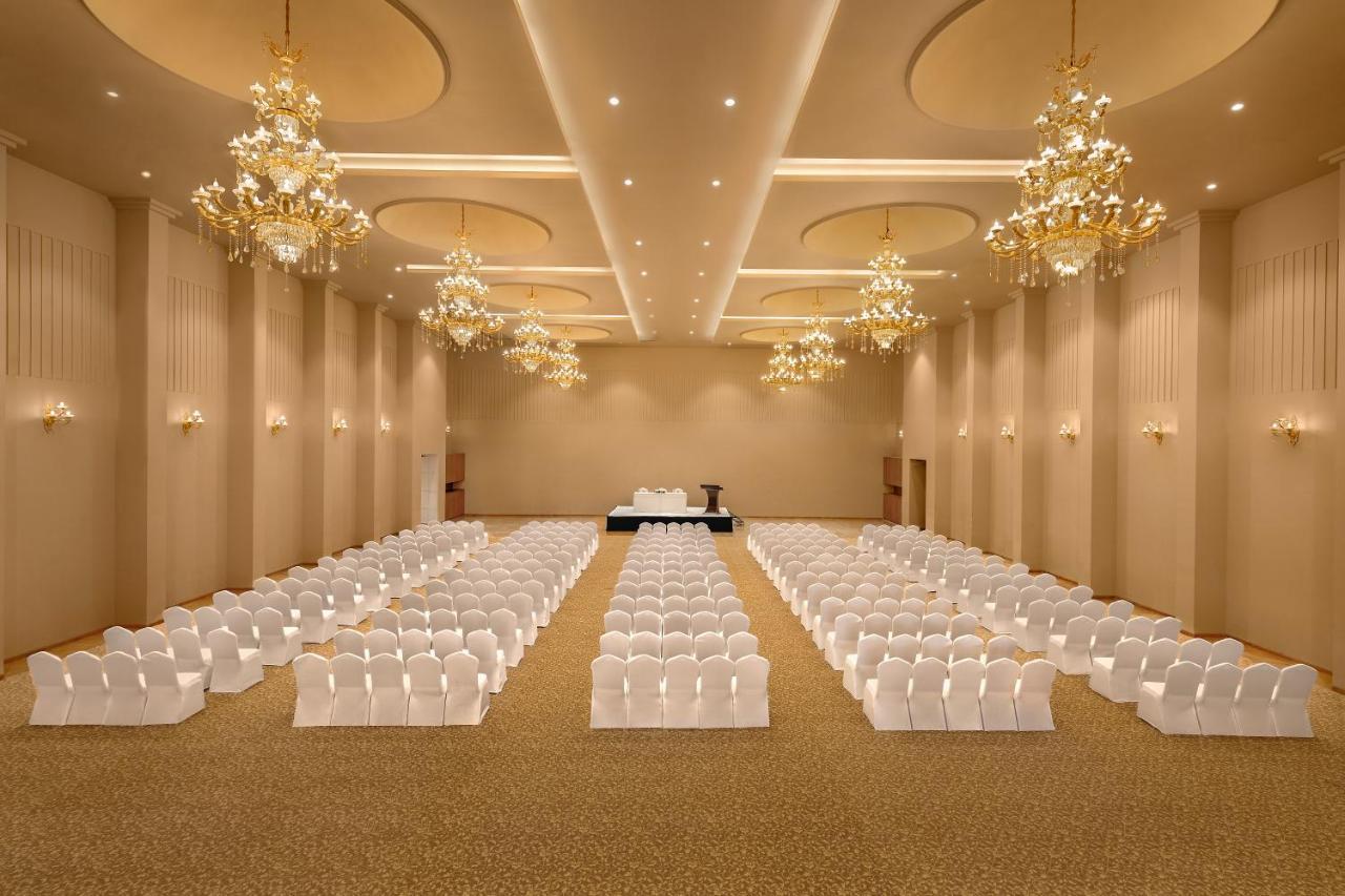 Time Square Resort & Spa Bhuj Exteriör bild
