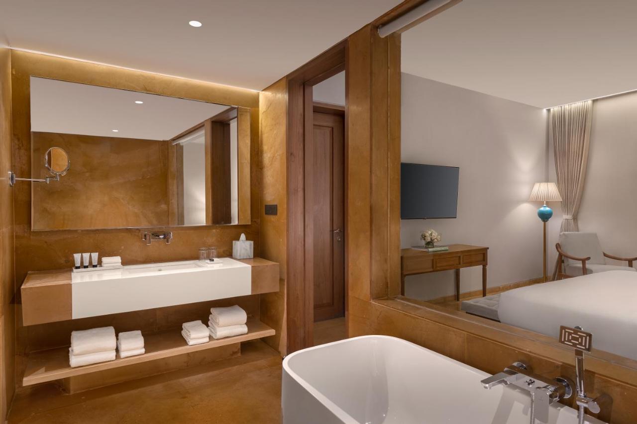 Time Square Resort & Spa Bhuj Exteriör bild