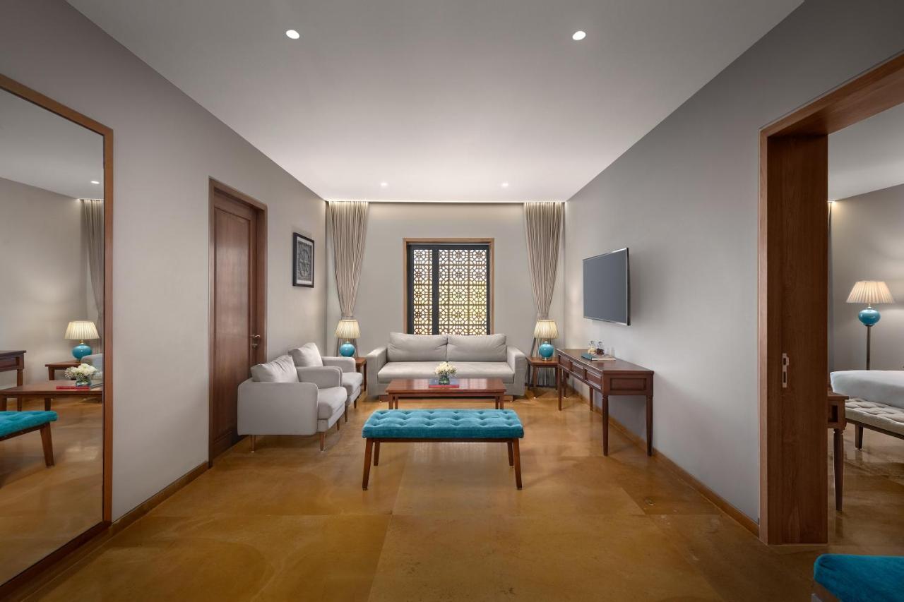 Time Square Resort & Spa Bhuj Exteriör bild