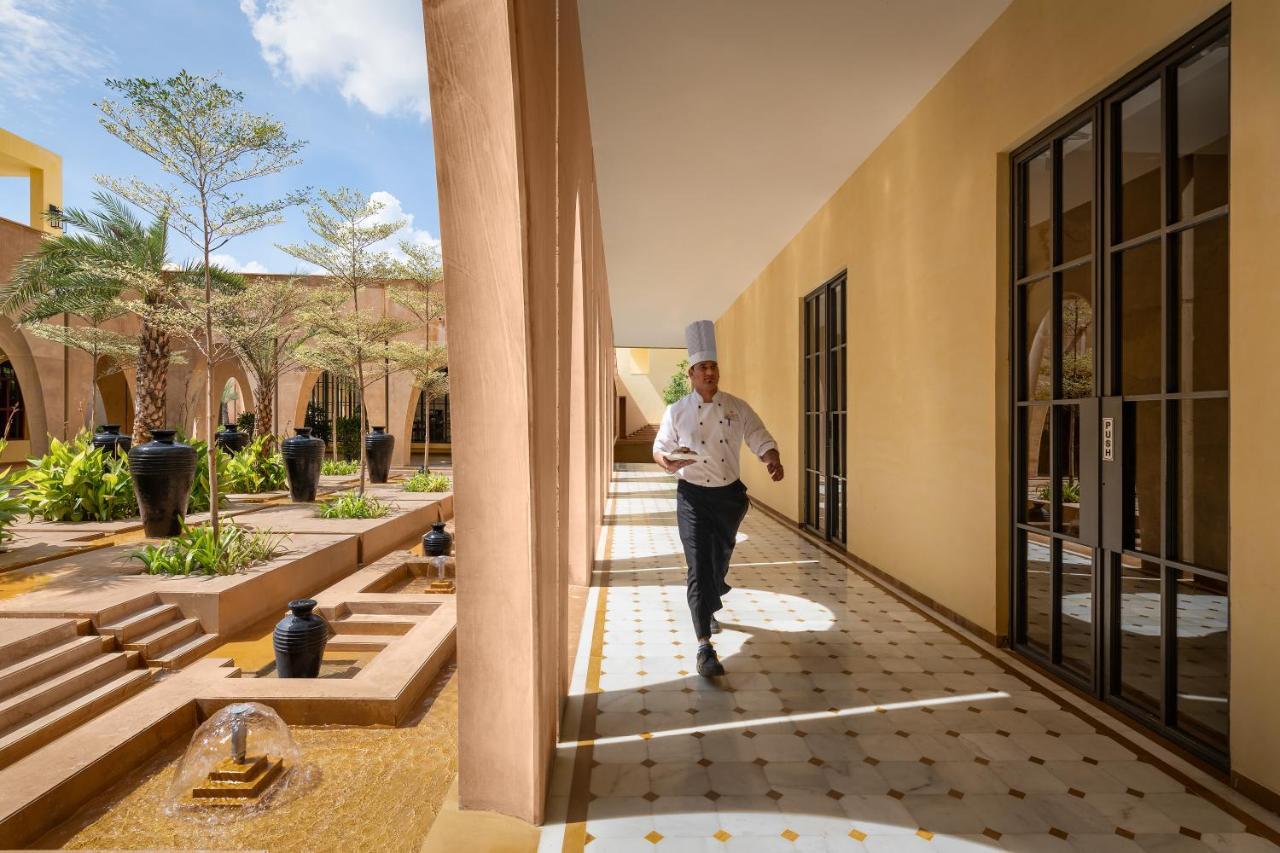 Time Square Resort & Spa Bhuj Exteriör bild