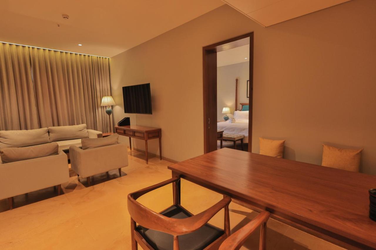 Time Square Resort & Spa Bhuj Exteriör bild